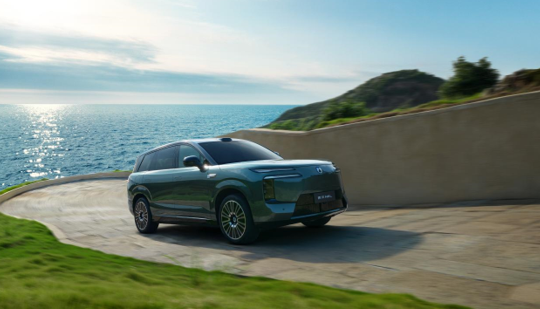 29.98万元-32.98万元！大六座安全豪华SUV腾势N8L正式上市