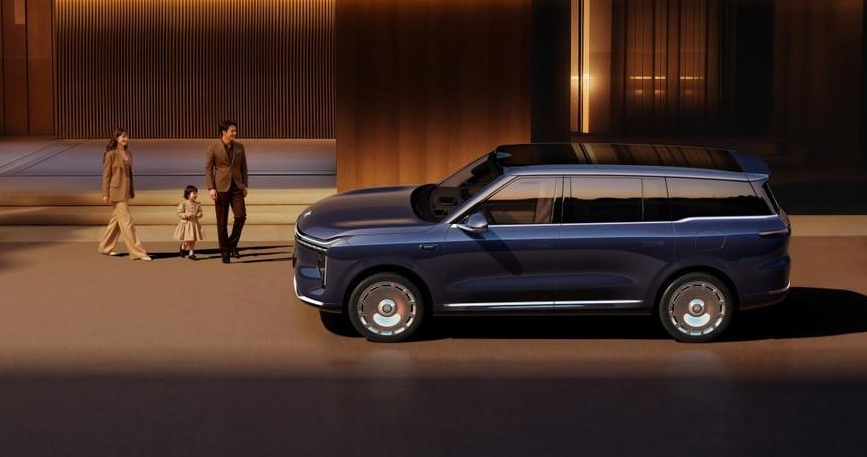 32.28万元起！上汽旗舰大六座·智己LS9震撼上市