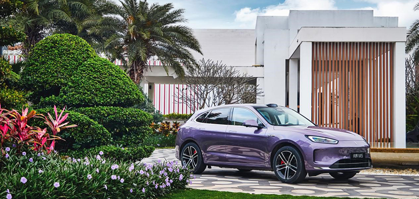 春启新程，心向山河，问界M5伴你从容奔赴春季之旅