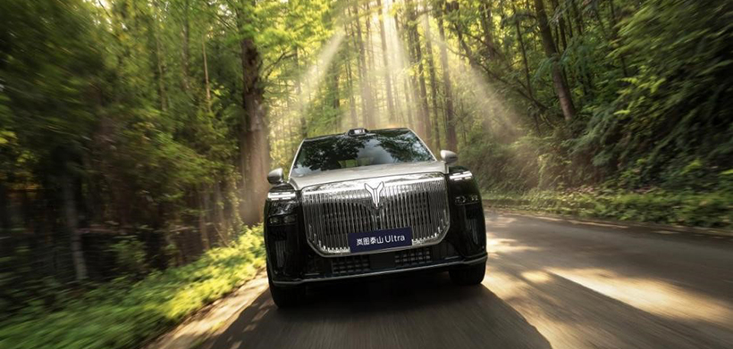 最强大脑+最强躯体，岚图泰山Ultra诠释新一代旗舰智驾体验